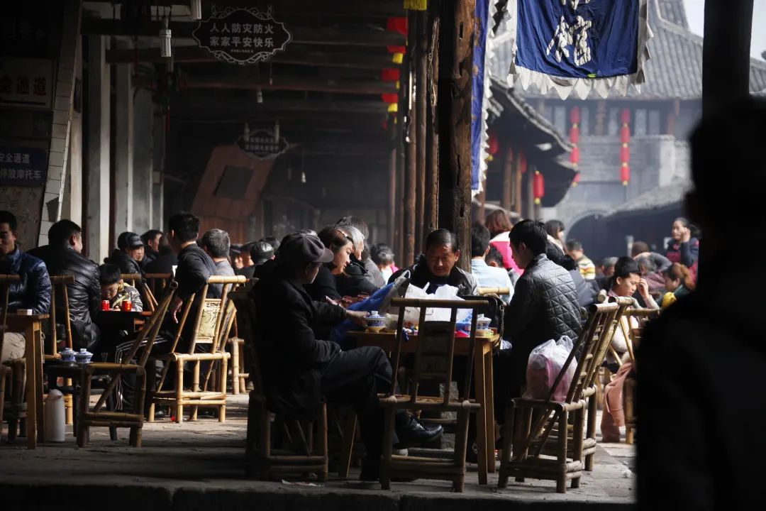 �����������̻𡷣��о��̻��еġ�ƽ��ʷʫ��