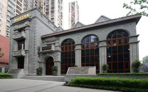 �����뽨�飺�ƽ���ʷ�Ļ��������죬���ơ�ǧ��һ�桱