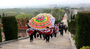 ؽţСѧչڼӢϵл