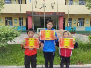 ����������ʯ��������Сѧ������ս�������