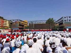 ͬ�����Ȳ�ɣ ���׽������¡����彧��ѧ�ٰ콨У70������ף���