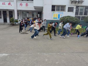 ������������Ͽ��������ѧУ��չ�����������������