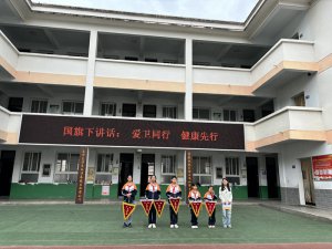 �����������ظߴ�������ѧУ��չ��36������������ϵ�л