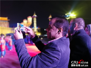 �������㲥����ӡ���־�ܱ༭�����¡����ηƣ��á�һ��һ·��Ϊ