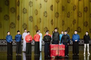 ¬��������������������䡢�����ݳ��¾�����Ӣ��