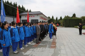 ����һ��ѧ�������ڡ��廳�������ң����к�ɫ����