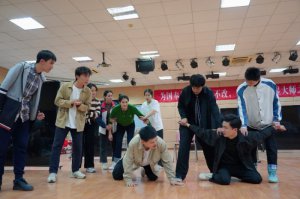 ̽�໰�硶�ϵ��ԡ�����    ������һ����ѧ�ҵ��������