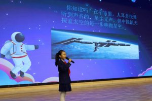 μ������μ�������������Ա��ΪѧУ����Ʒ����Ƭ