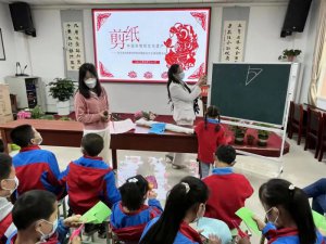 �������������������ѧУ��չ�������Ļ���У԰���