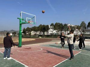 ������������Ͽ��������ѧУ��չ��ְ��������������