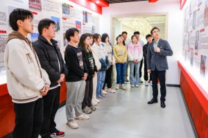 ���¶� ������ ��Ч��  ����ѧԺ����˼���Ρ��������� ����ѧ��ȫ�淢չ